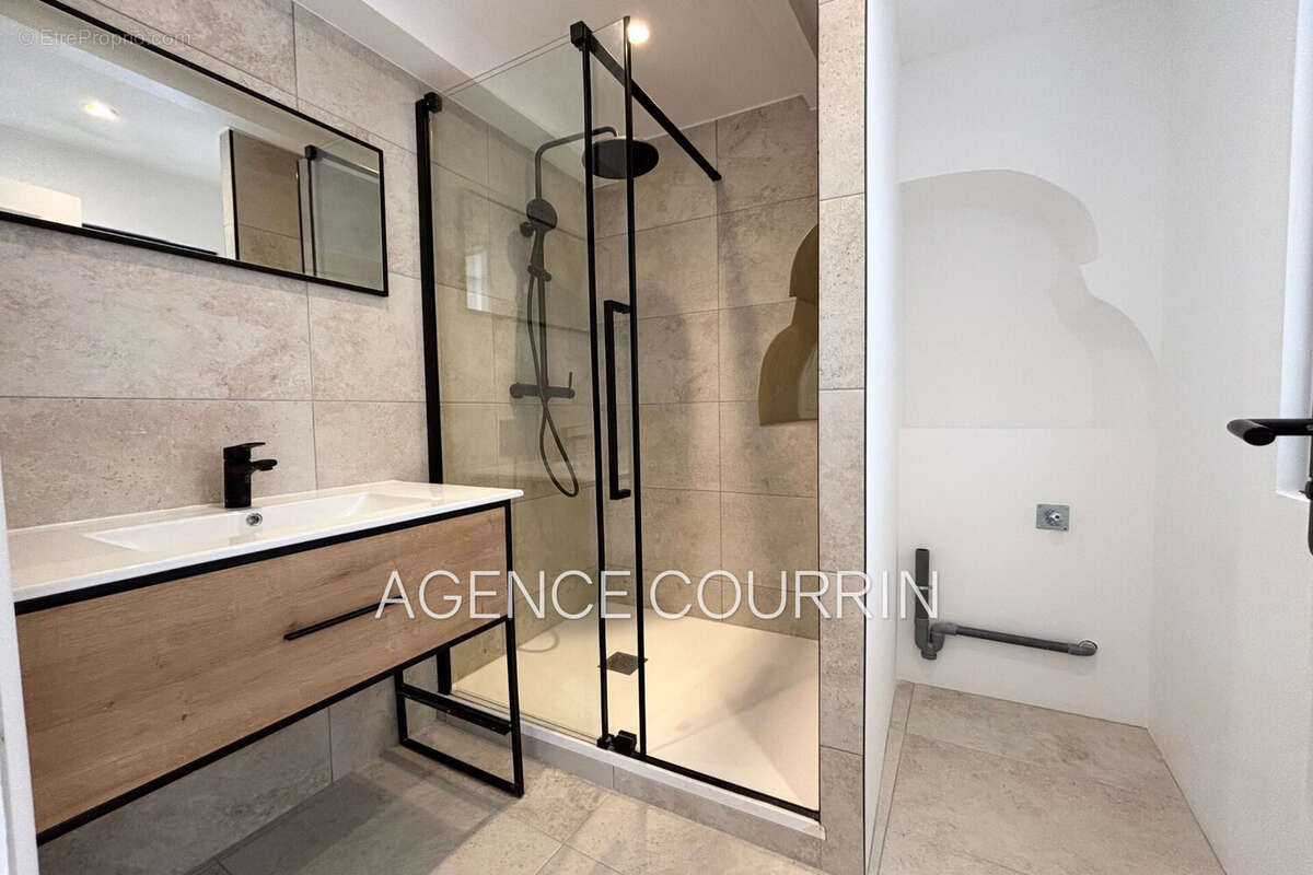 Appartement à PEYMEINADE