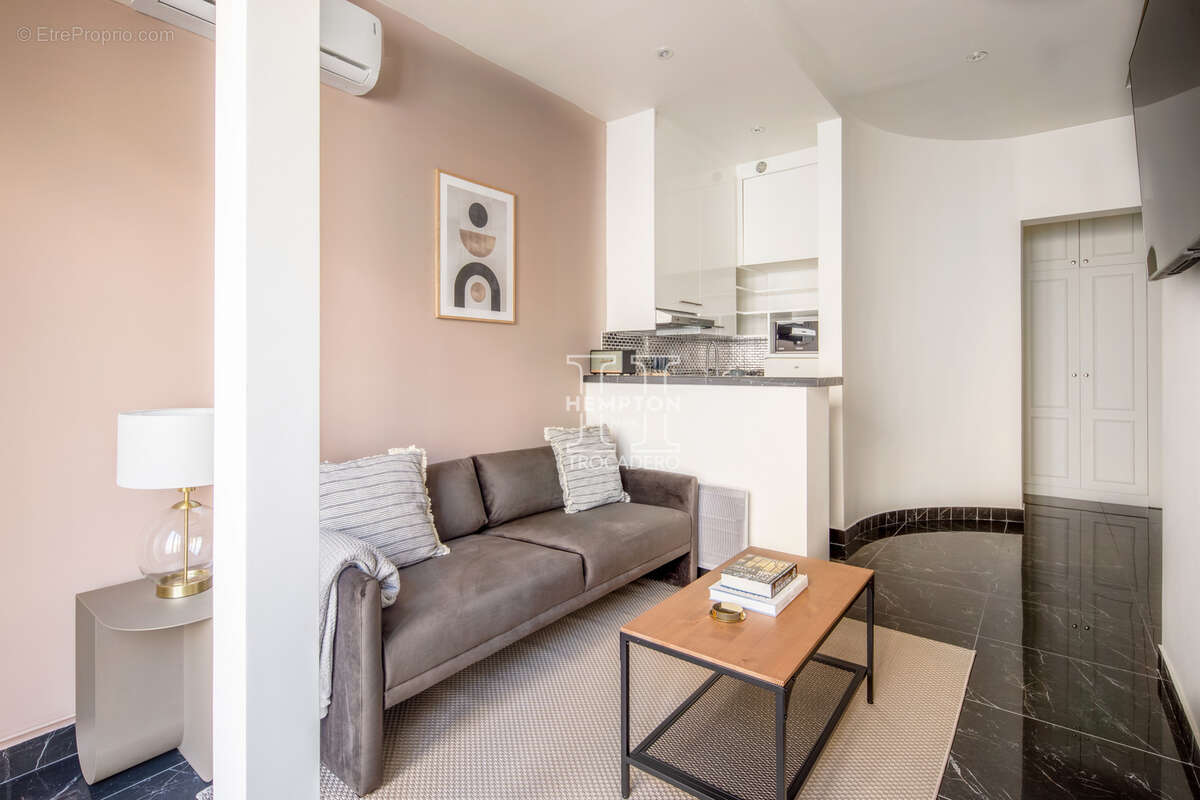 Appartement à PARIS-17E