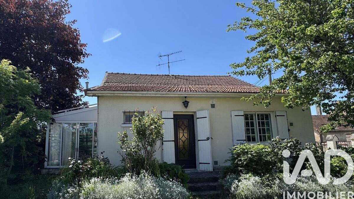 Photo 1 - Maison à OSSEY-LES-TROIS-MAISONS