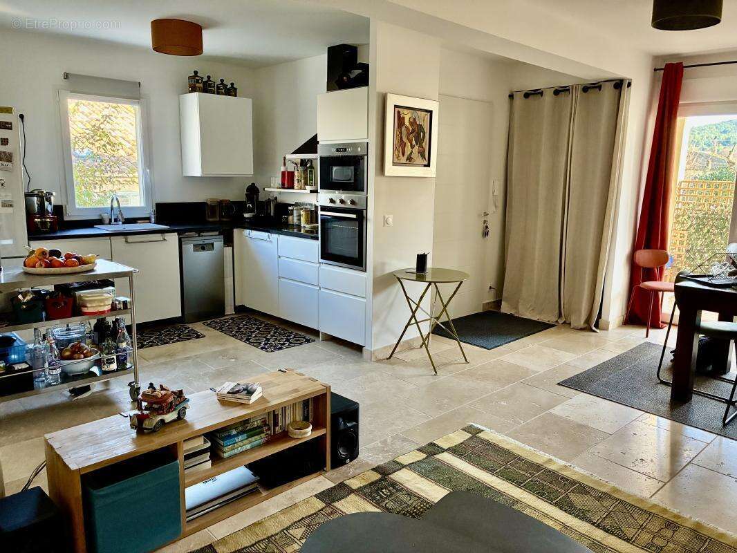 Appartement à EYGUIERES