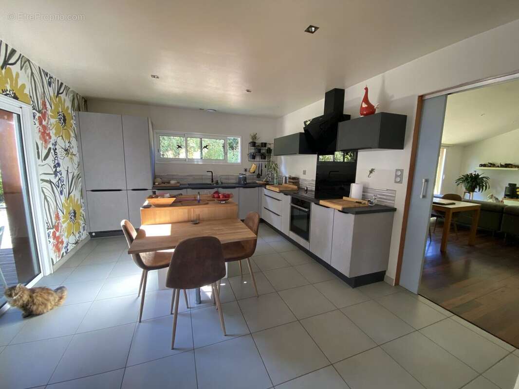 Maison 135 m² à Vaire  - photo 7