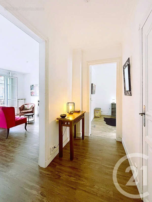 Appartement à PARIS-14E