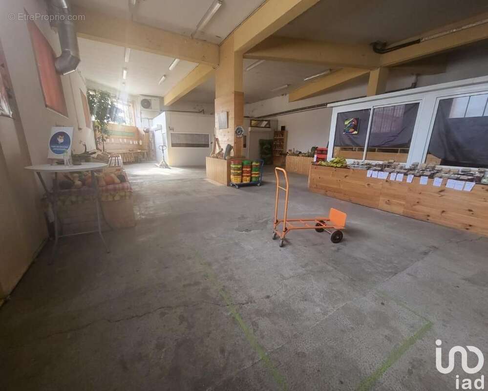 Photo 5 - Commerce à PRADES