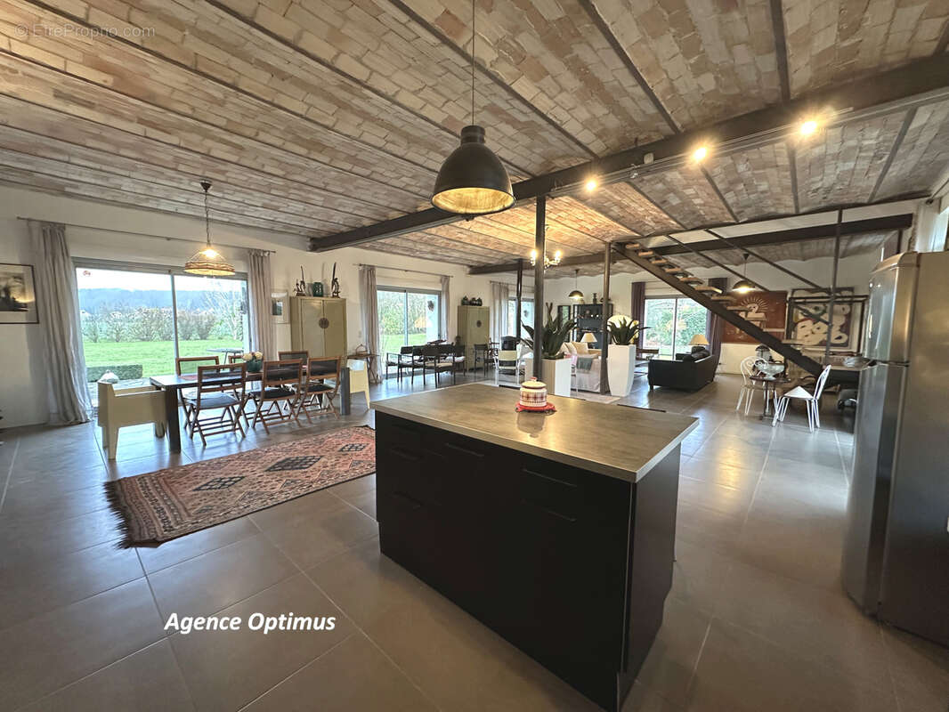 Maison à VILLETHIERRY