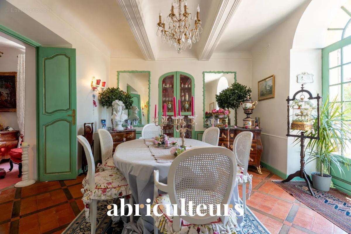 Maison de prestige de 395m² avec piscine en vente sur Bouc-Bel-Air (13320) - photo 4