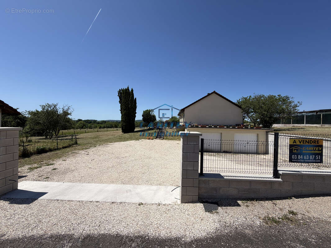 Maison à VY-LES-LURE
