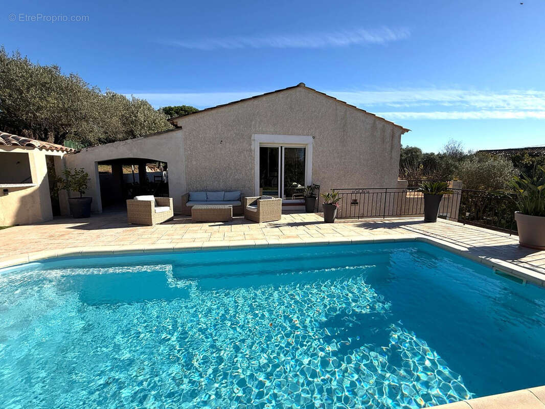 Maison à PUGET-SUR-ARGENS