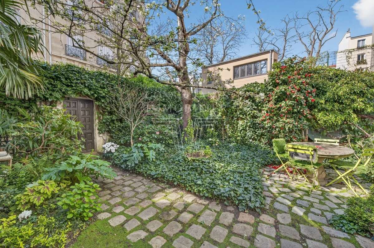 Maison à PARIS-15E