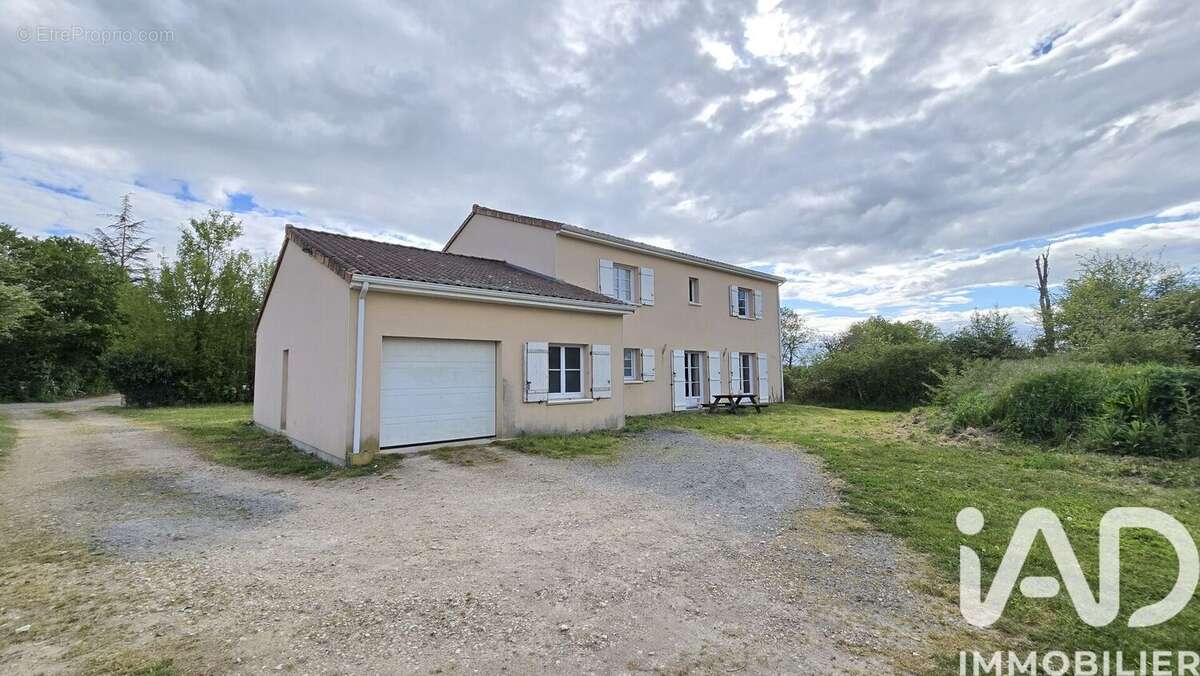 Maison 209 m² à Vernon  - photo 2