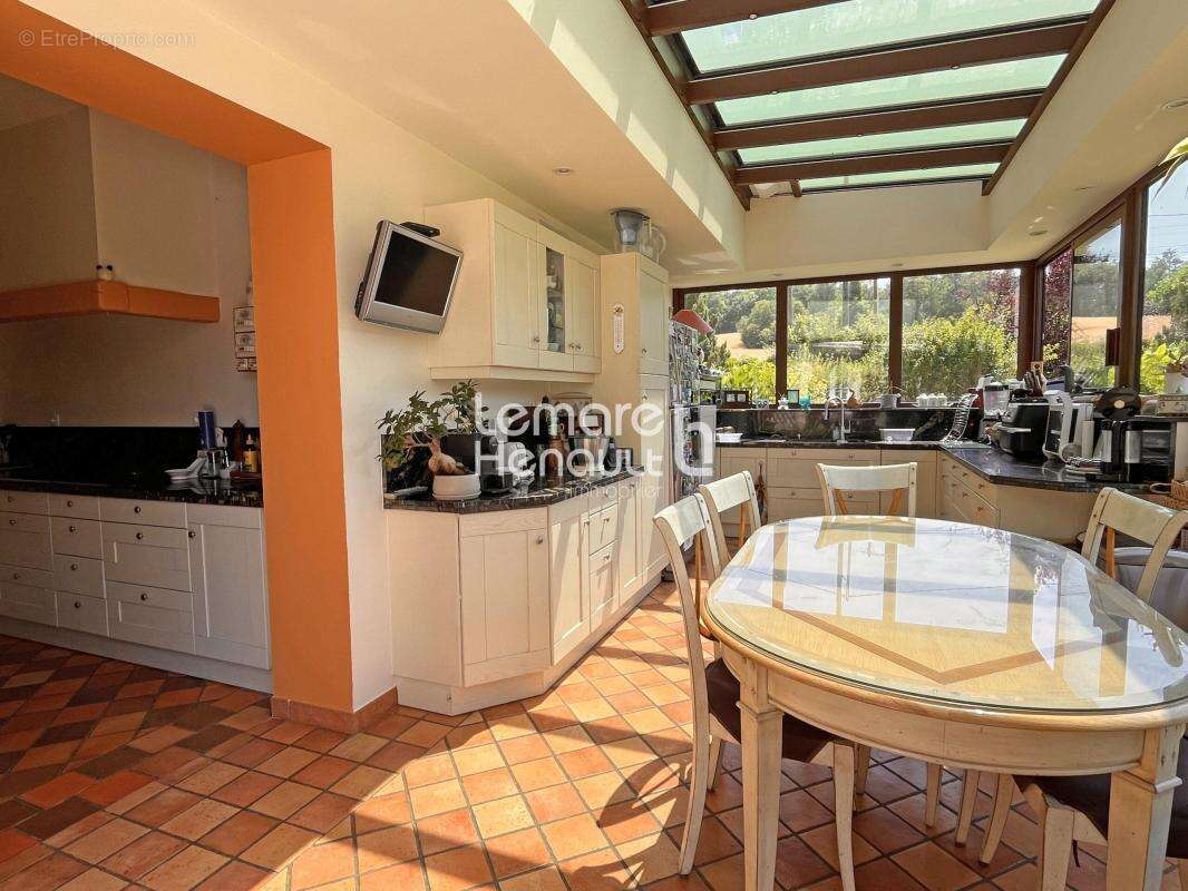 Superbe propriété 6 chambres, piscine sur 6800 m² de terrain - photo 15