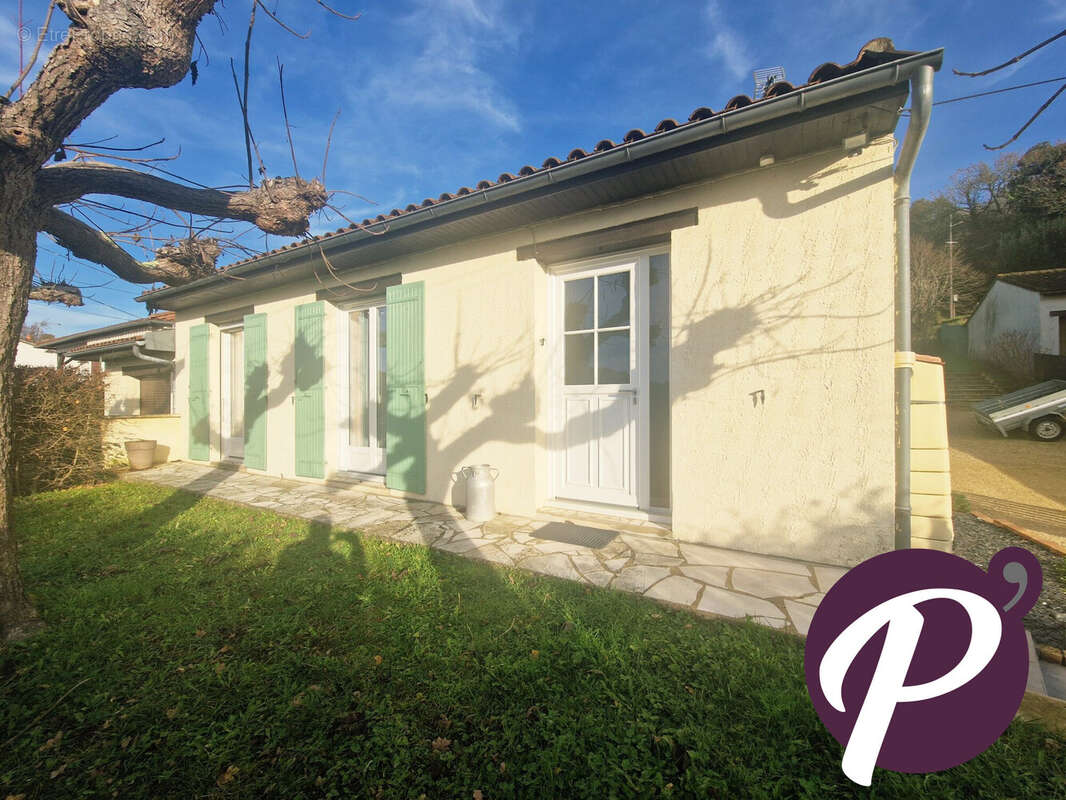 Maison à COUZE-ET-SAINT-FRONT