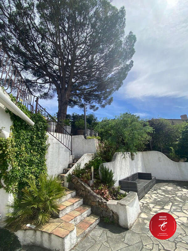 Acces propreité - Maison à ROQUEBRUNE-SUR-ARGENS