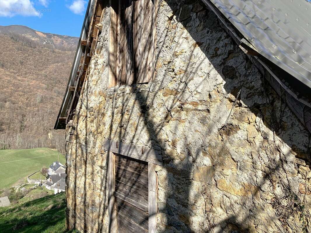 Grange en surplomb du Bourrinquets, Arbéost, en Val d'Azun - photo 3