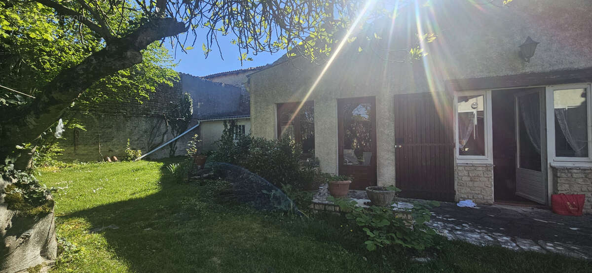 Maison à vendre de 7 pièces de 257 m2  edit - photo 20