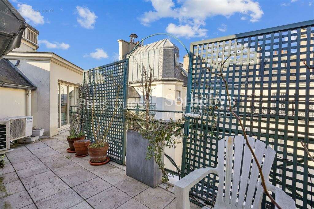 Appartement à PARIS-17E