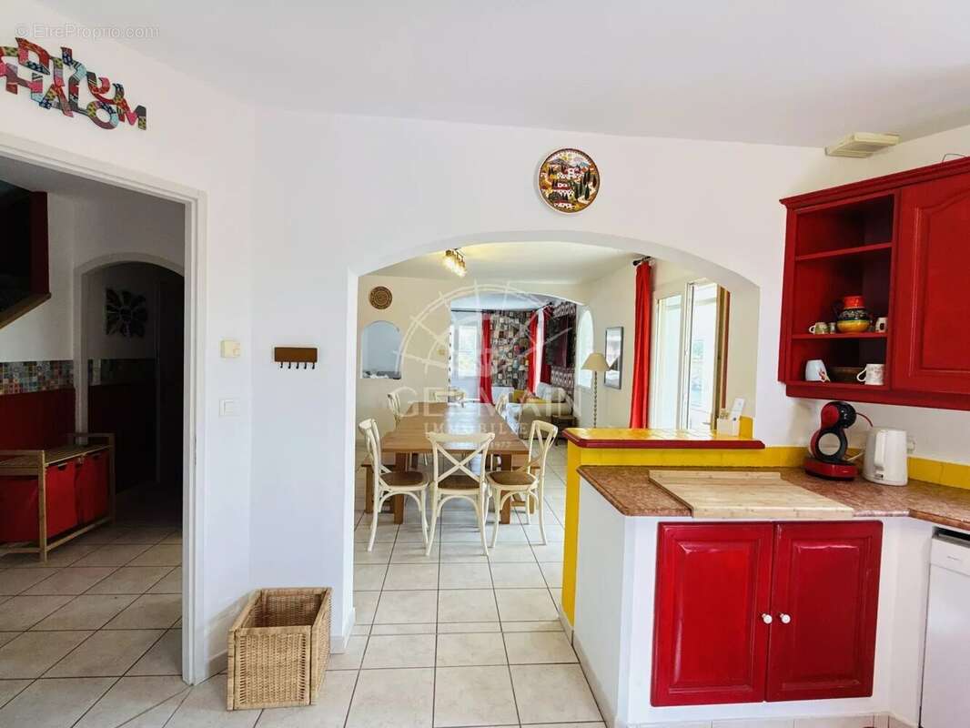 Maison à PERNES-LES-FONTAINES