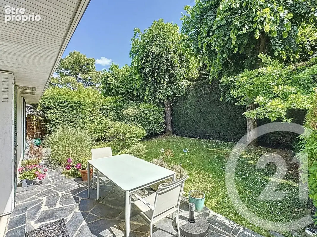 Maison 6 pièces 121 m² · à Thiais · 121 m² · 499 000 €