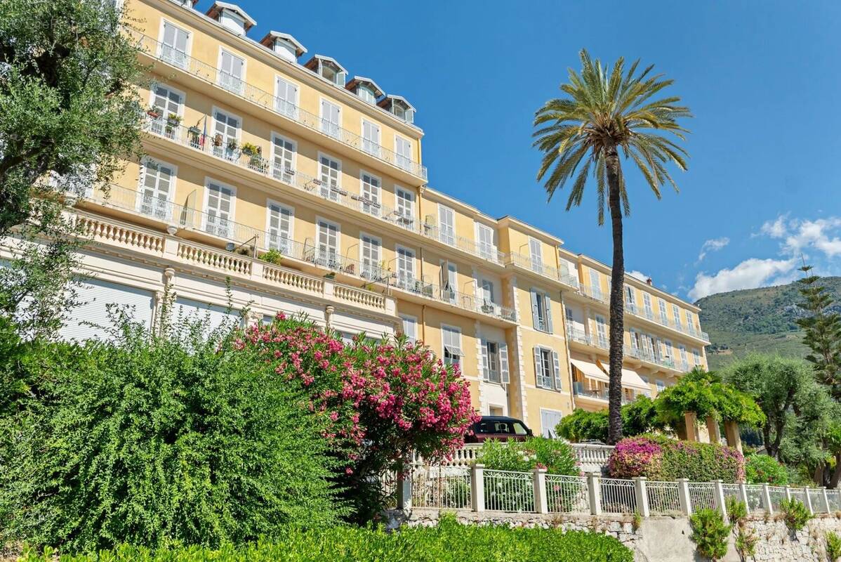 Proche mer - batisse historique - appartement de 245m² - parking collectif - photo 4