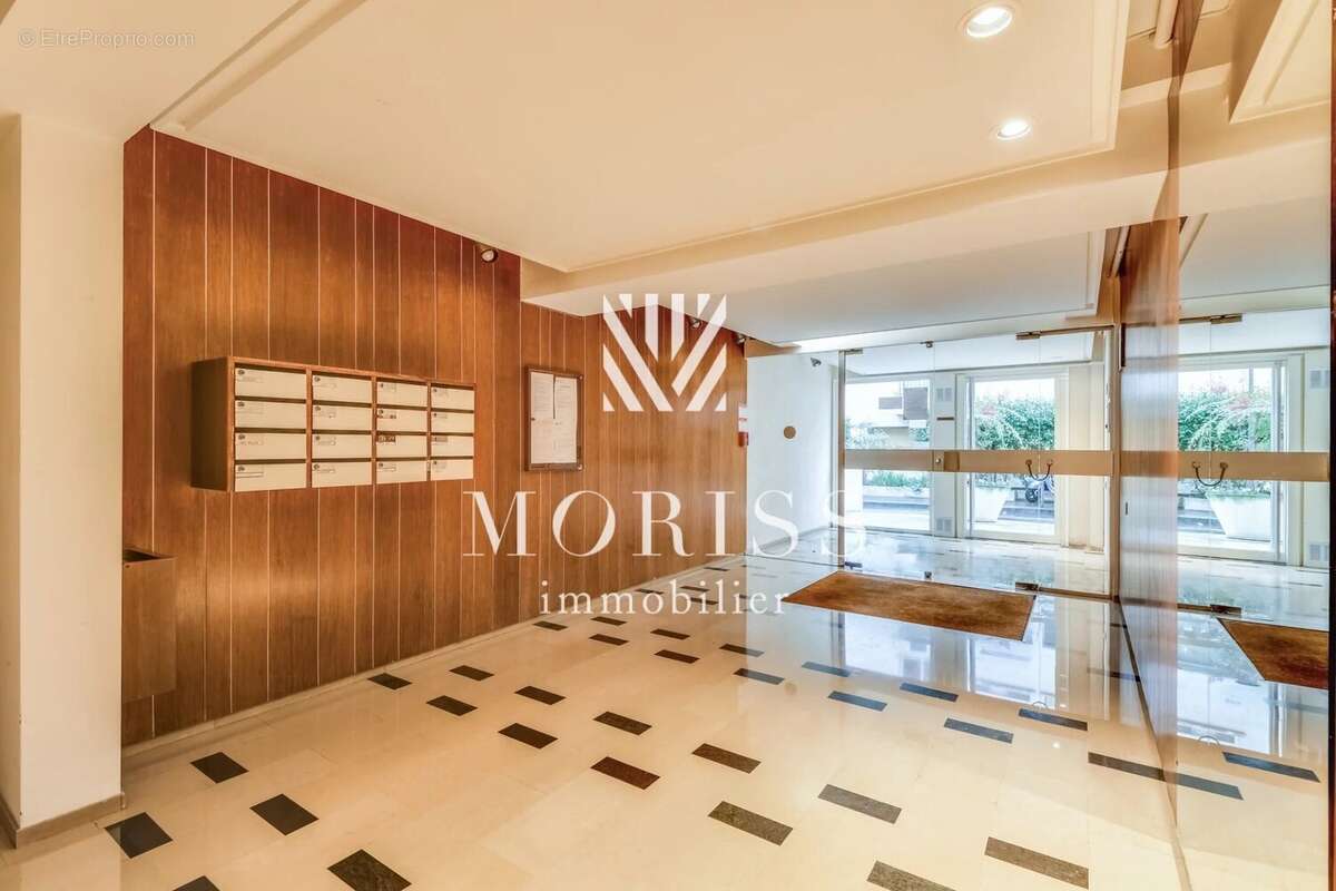 Appartement à PARIS-17E