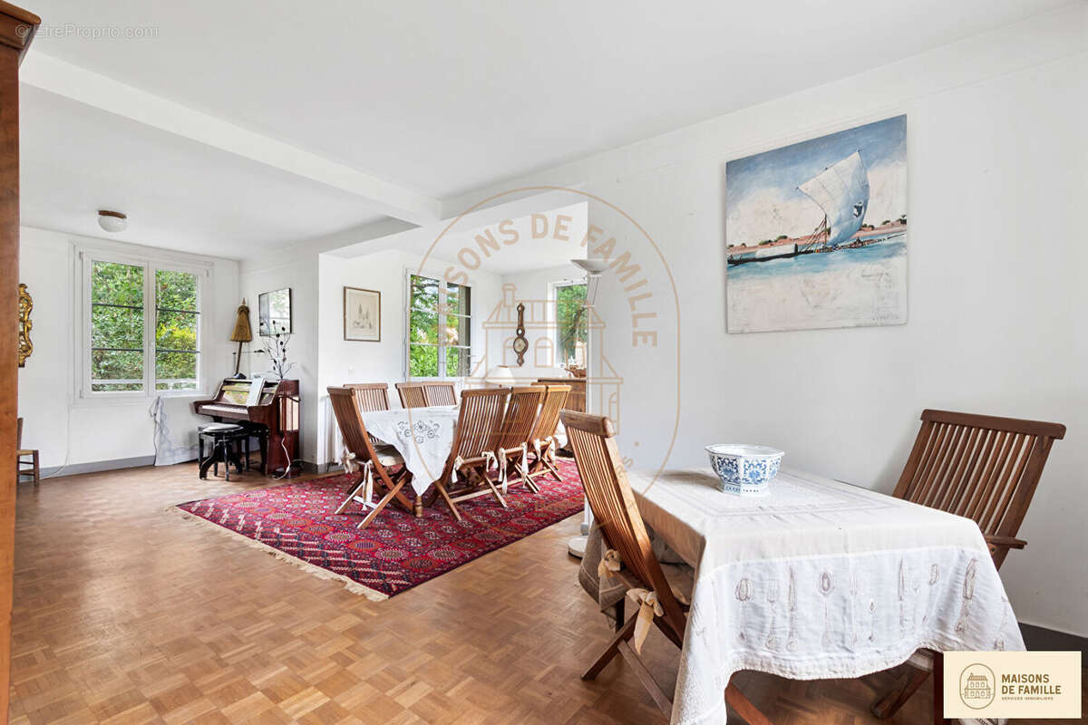 Maison à LA CELLE-SAINT-CLOUD