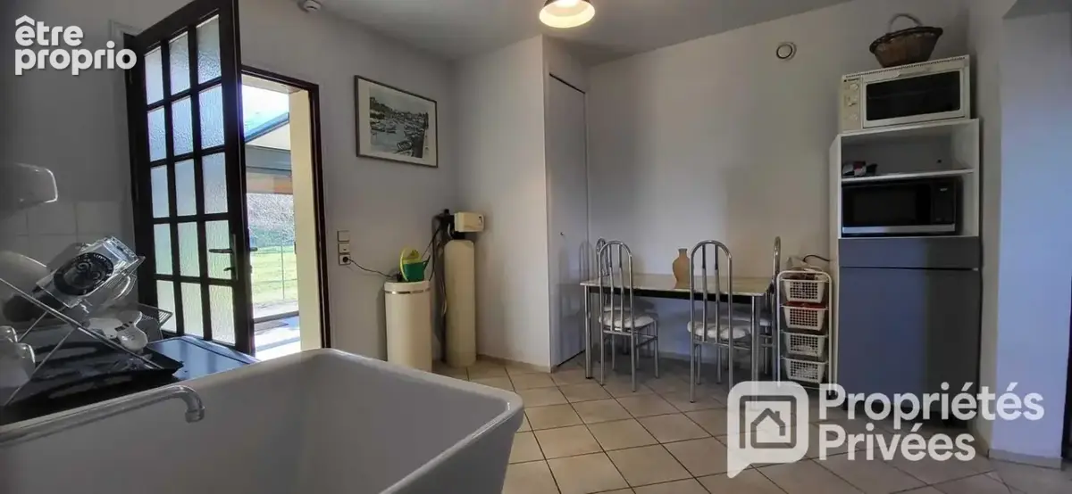 Grande maison traditionnelle et dépendances - photo 14