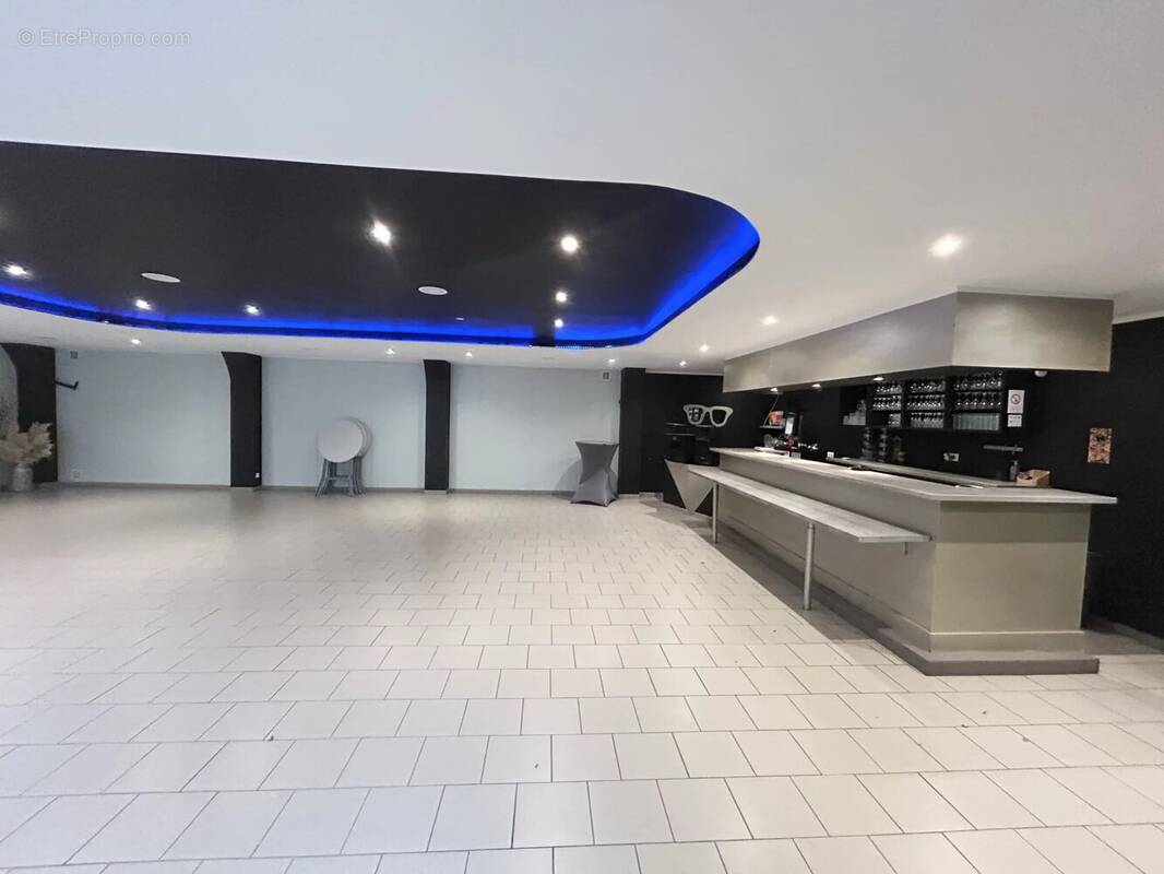 Commerce à WALINCOURT-SELVIGNY