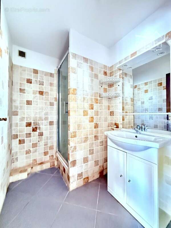 Appartement à PORT-SAINT-LOUIS-DU-RHONE