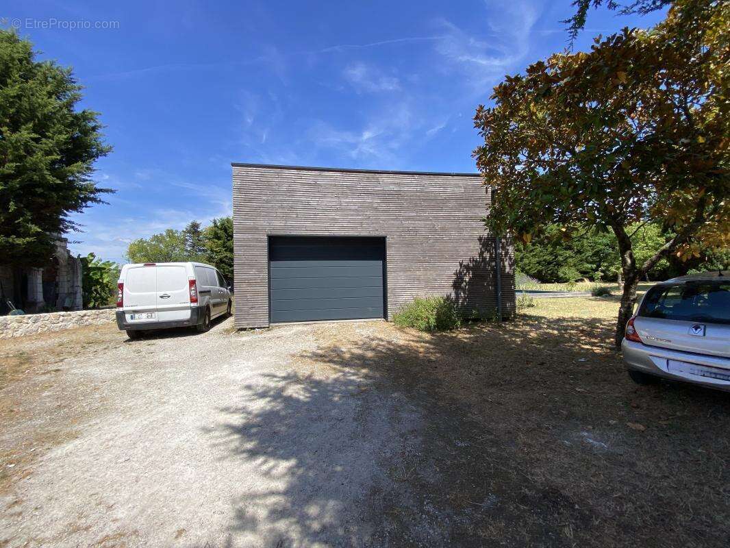 Villa COUP DE COEUR de 2015 de 130 m² avec Piscine couloir de 13x3 sur 2281 m² de Terrain divisible - photo 5
