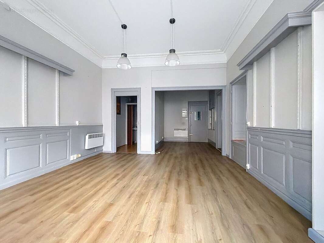 Commerce à LUXEUIL-LES-BAINS