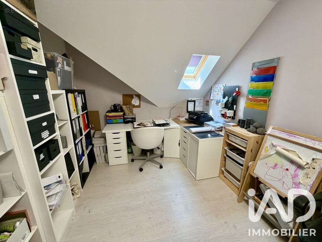 Photo 8