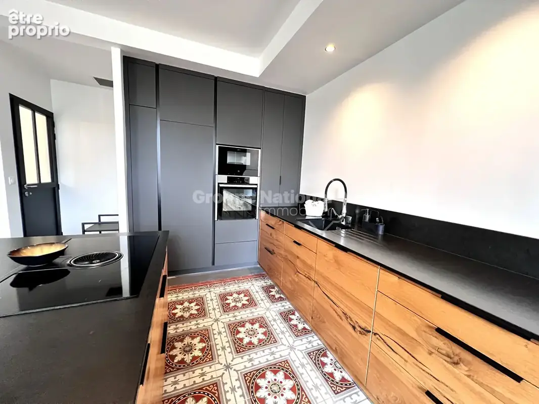 Mas de village avec appartement, piscine et dépendances - photo 6