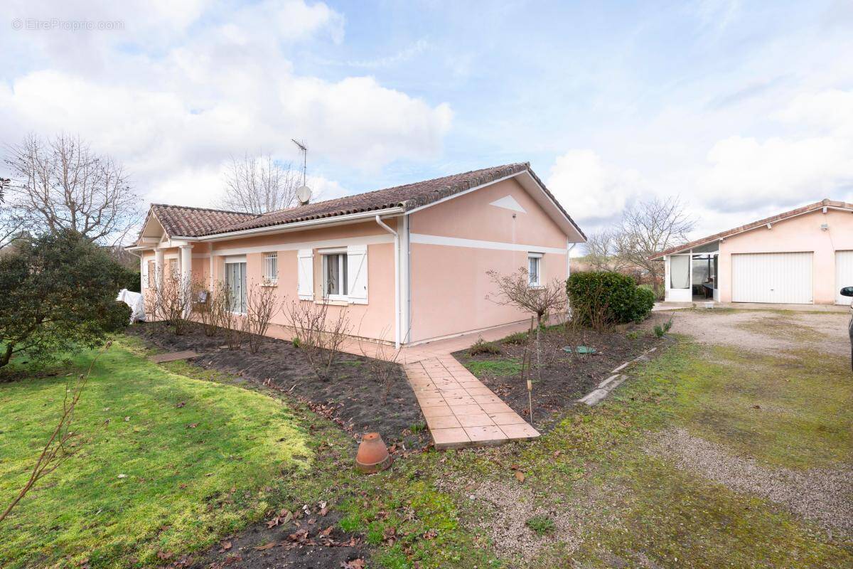 Maison à UCHACQ-ET-PARENTIS