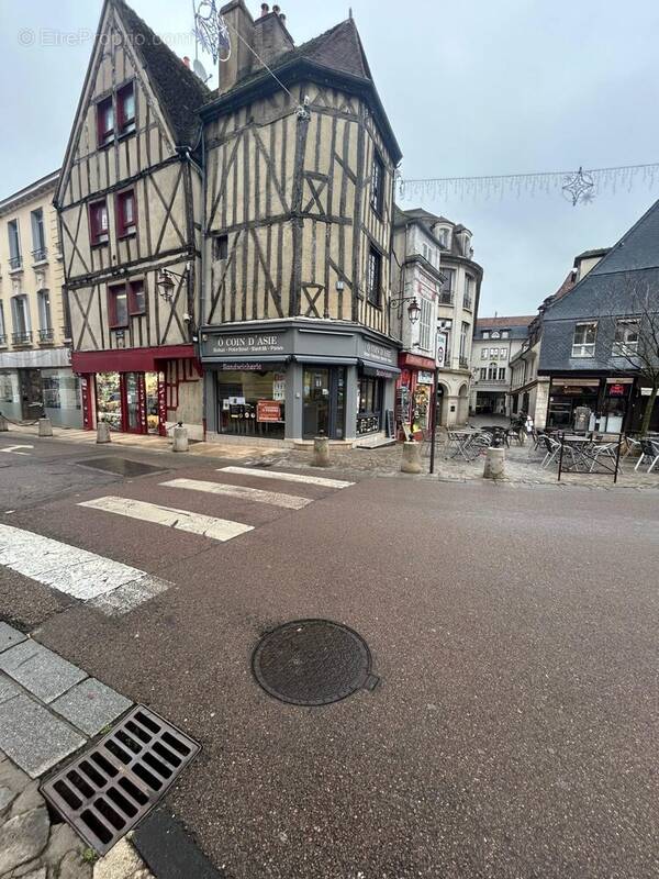 Autre à AUXERRE