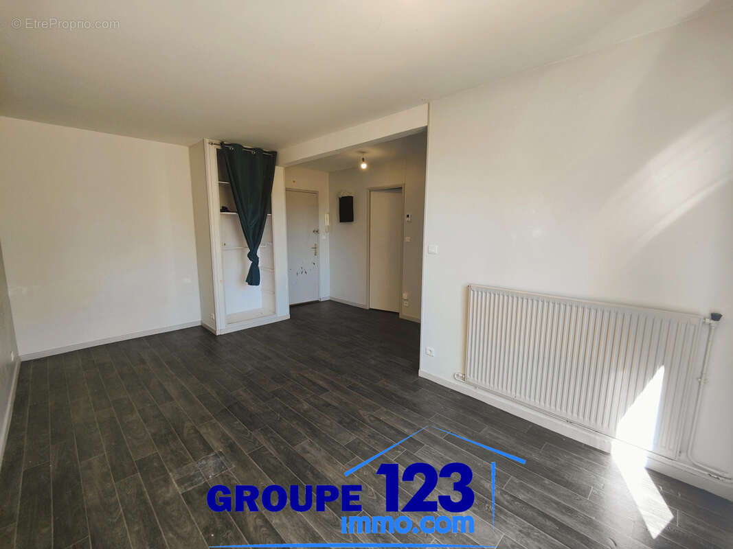 T1 lumineux avec vue dégagée   Idéal premier achat ou investissement - photo 2