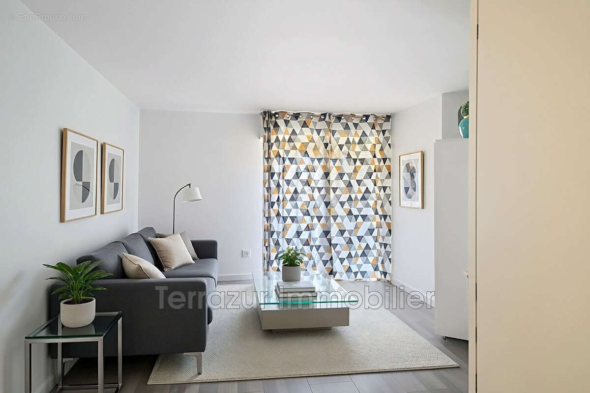 Appartement à VALLAURIS