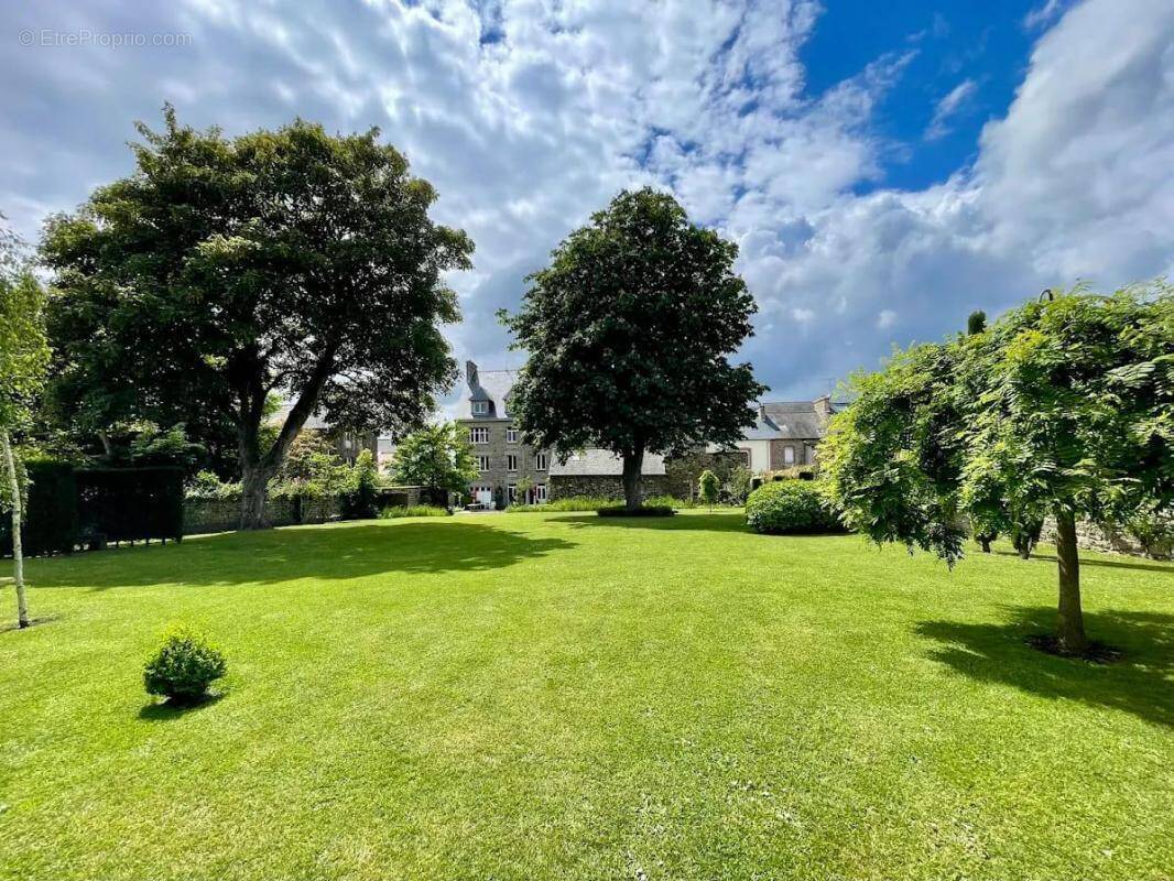 Maison à DOL-DE-BRETAGNE