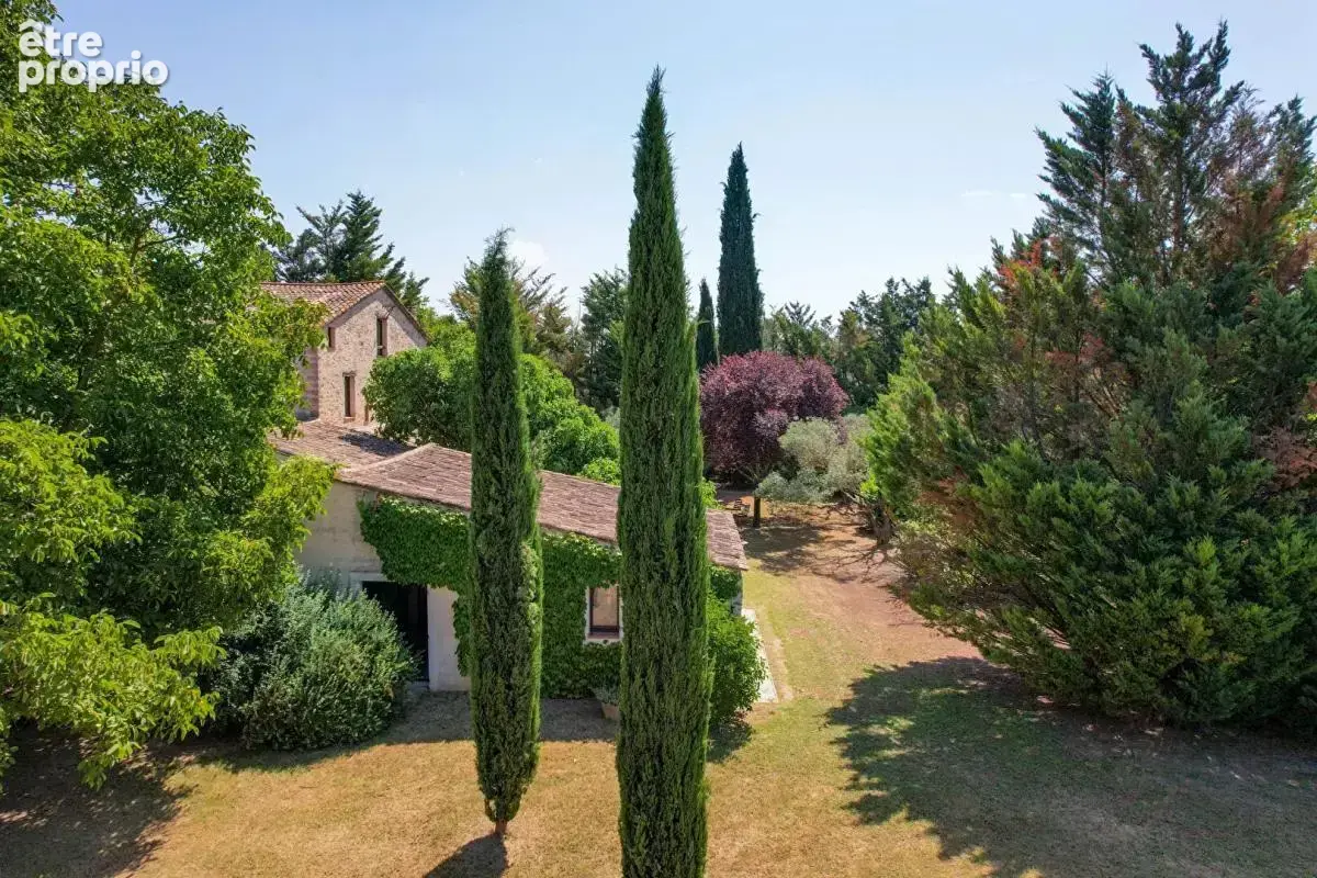 Propriété provençale rénovée avec dépendances 300 m² habitables sur 1,7 hectare - photo 4
