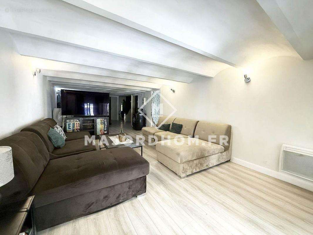 Appartement à MARSEILLE-2E