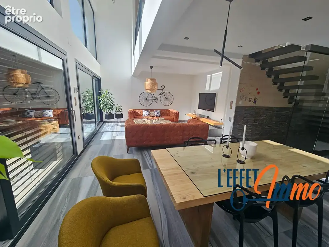 Maison moderne à Guebwiller : des volumes incroyables et un potentiel rare ! - photo 3