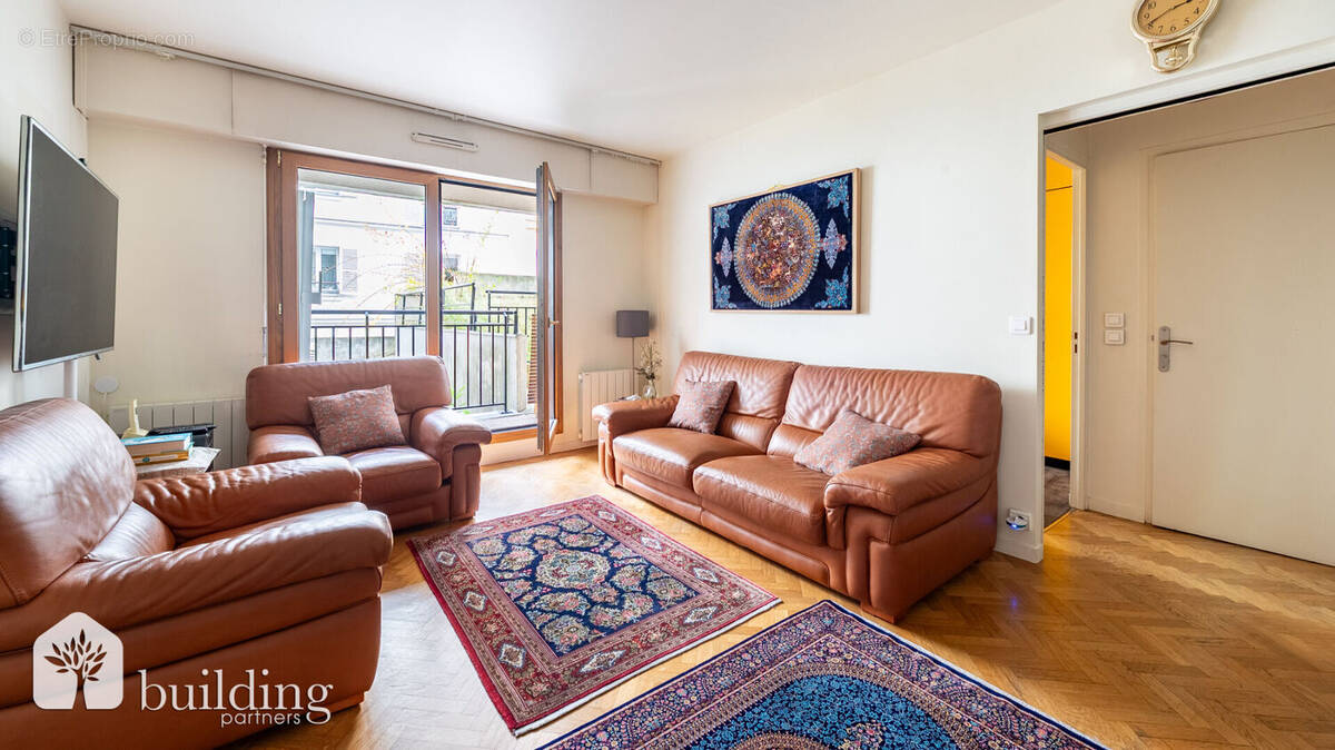 Appartement à PARIS-16E