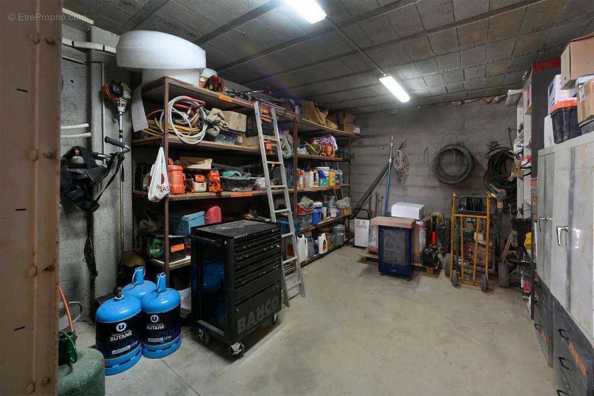 Maison à SAINT-JULIEN-LES-ROSIERS