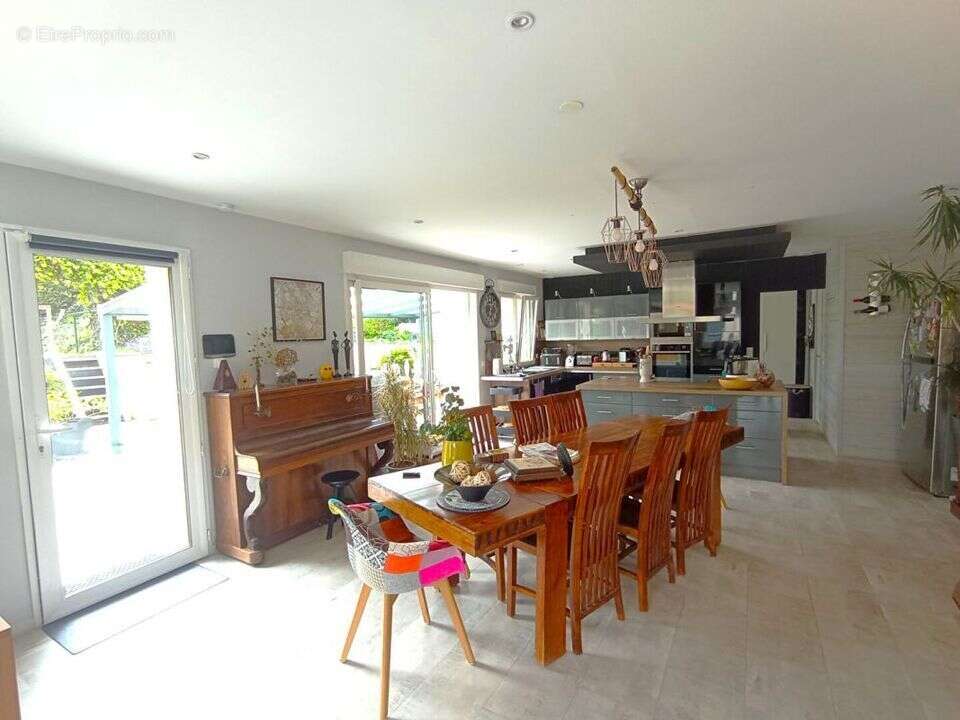 Maison à BRETTEVILLE-L&#039;ORGUEILLEUSE