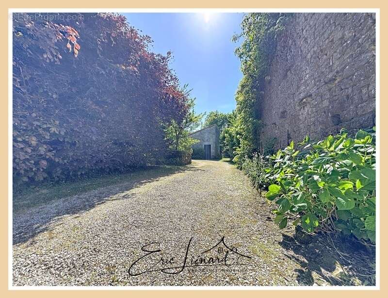 Maison à SAINT-MARTIN-DE-SAINT-MAIXENT