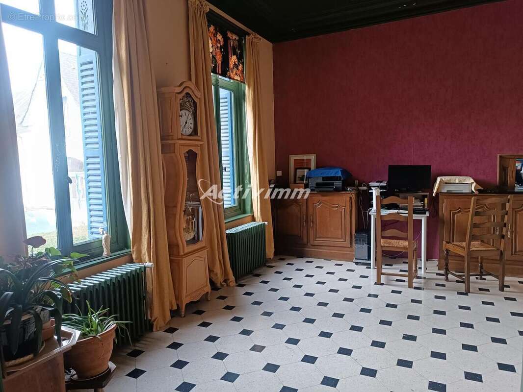 4260 52 - Maison à HESDIN