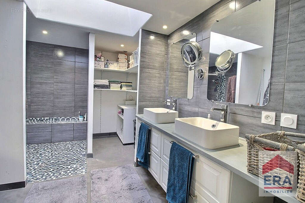 Autre à L&#039;ISLE-SUR-LA-SORGUE