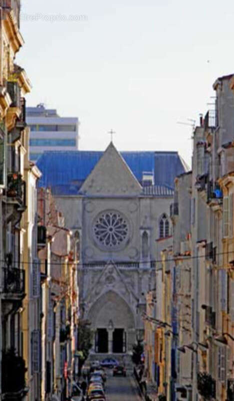 Appartement à MARSEILLE-5E