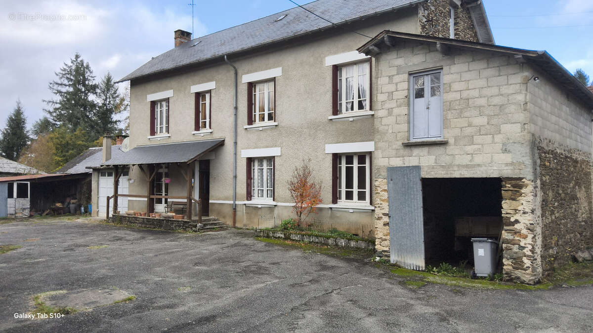 Maison à SAINT-VITTE-SUR-BRIANCE