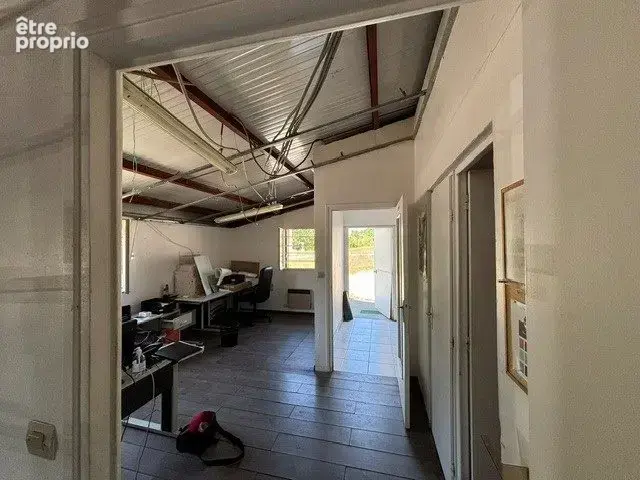 En exclusivite a saillans un batiment commercial ou professionnel - photo 8