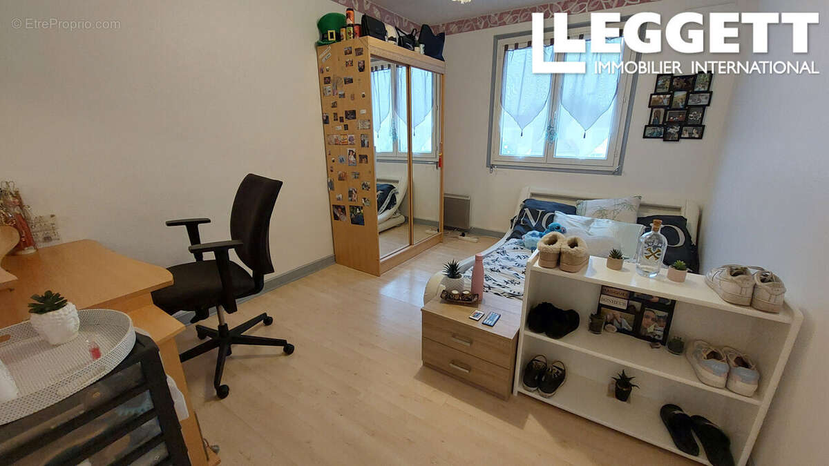 Maison à VILLEBOIS-LAVALETTE