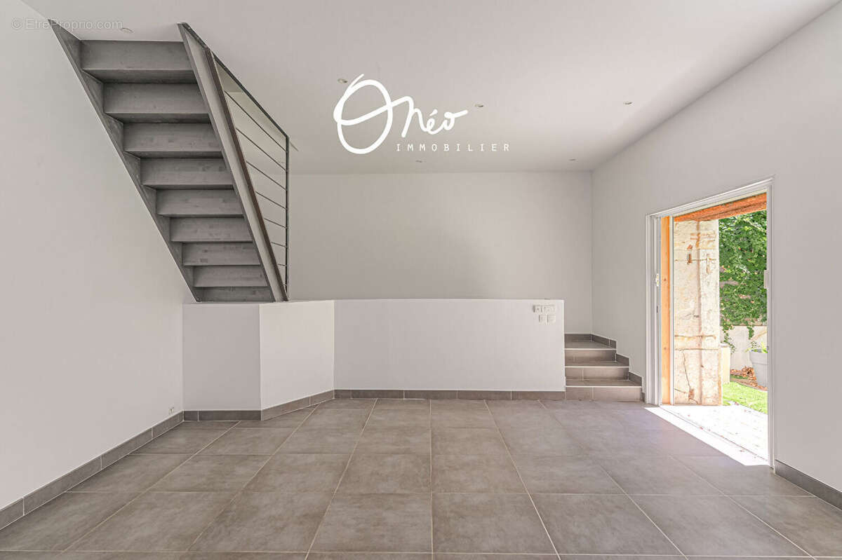 Maison à CHARLY